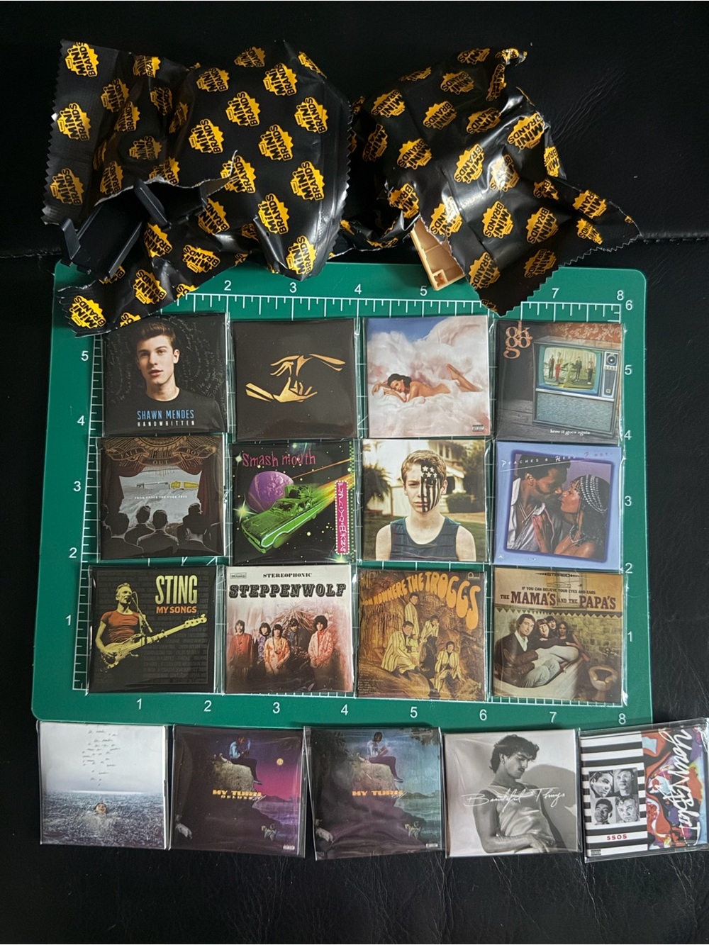 BUNDLE common vinyl album record Zuru Mini Brands music series crate black stand